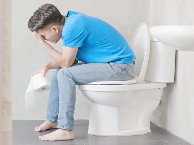 Mơ thấy mình đi vệ sinh đánh con gì dễ trúng