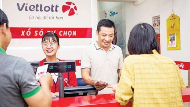 Mua vé Vietlott online hiện nay vẫn được nhiều người ưa chuộng hơn vì sự tiện lợi Mua vé Vietlott online hiện nay vẫn được nhiều người ưa chuộng hơn vì sự tiện lợi